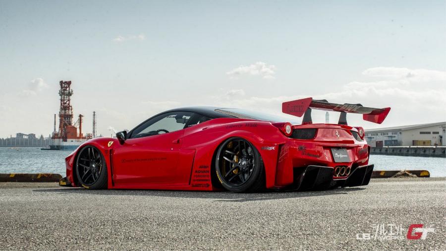  Ferrari 458 Italia Red&Black by Liberty Walk 2019 года  (фото 3 из 6)